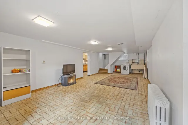 Additional image 35 of 114 Rosemount Ave