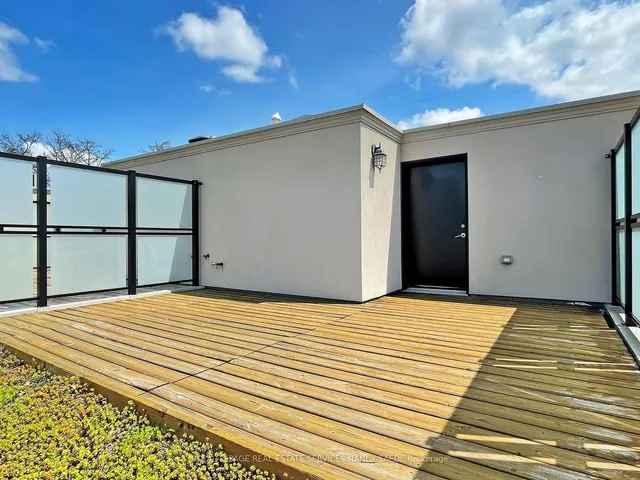 Additional image 25 of 2460B Bayview Ave