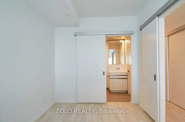 Additional image 9 of 197 Yonge St Unit 5611