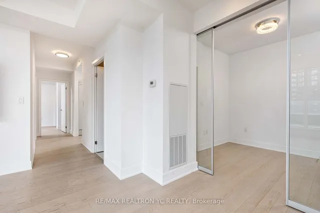 Additional image 8 of 955 Bay St Unit 3907