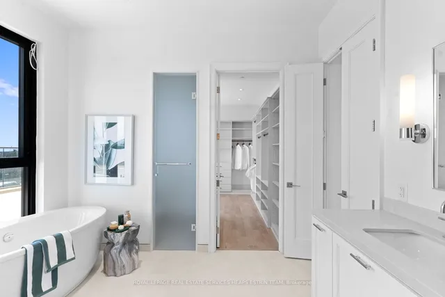 Additional image 19 of 1 Strathgowan Ave Unit PH02