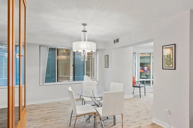 Additional image 16 of 33 University Ave Unit 903