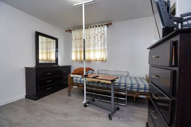 Additional image 22 of 5 Frith Rd Unit 410