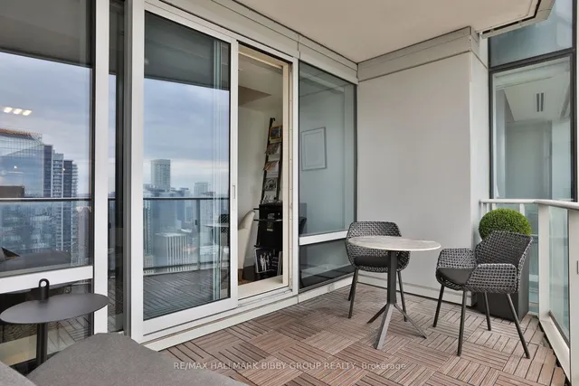 Additional image 29 of 180 University Ave Unit 4707