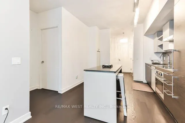 Additional image 9 of 1030 King St Unit 431