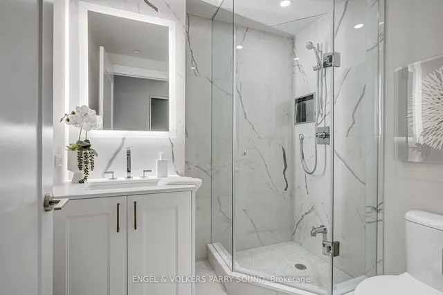 Additional image 37 of 118 Merchants' Wharf Unit 104