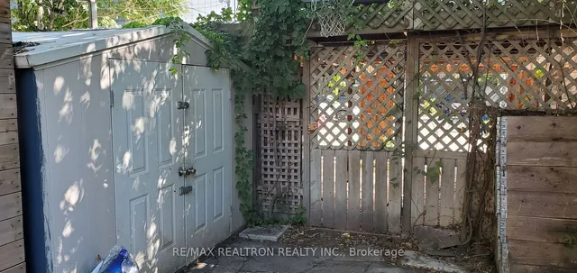 Additional image 12 of 13 Clark St