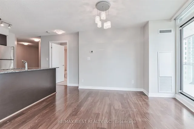 Additional image 11 of 33 Bay St Unit 903