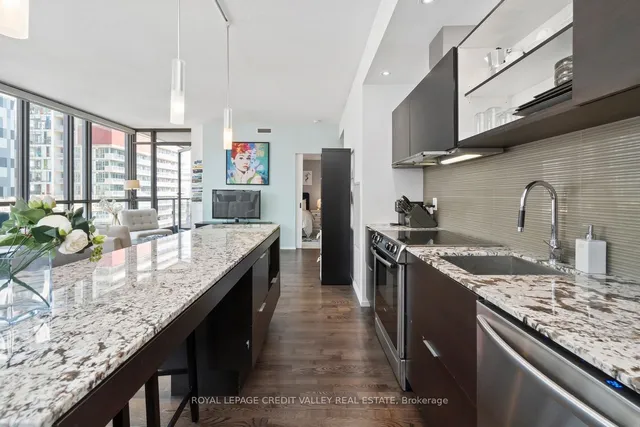 Additional image 12 of 8 Charlotte St Unit 1003