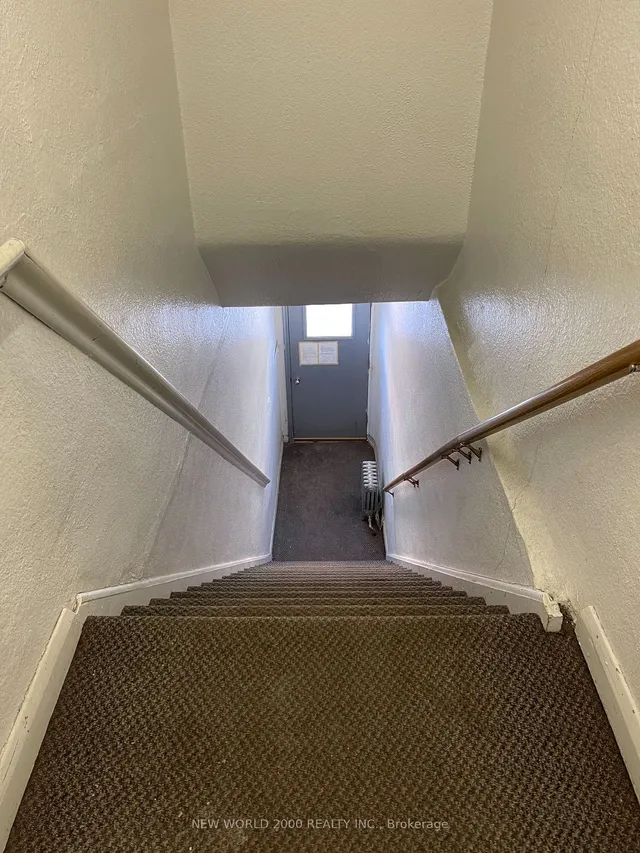 Additional image 11 of 2011 Eglinton Ave