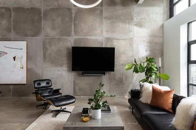 Additional image 11 of 90 Sumach St Unit 702