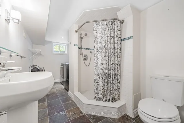 Additional image 32 of 54 Robin Hood Rd