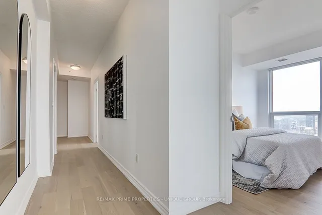 Additional image 19 of 386 Yonge St Unit 5202