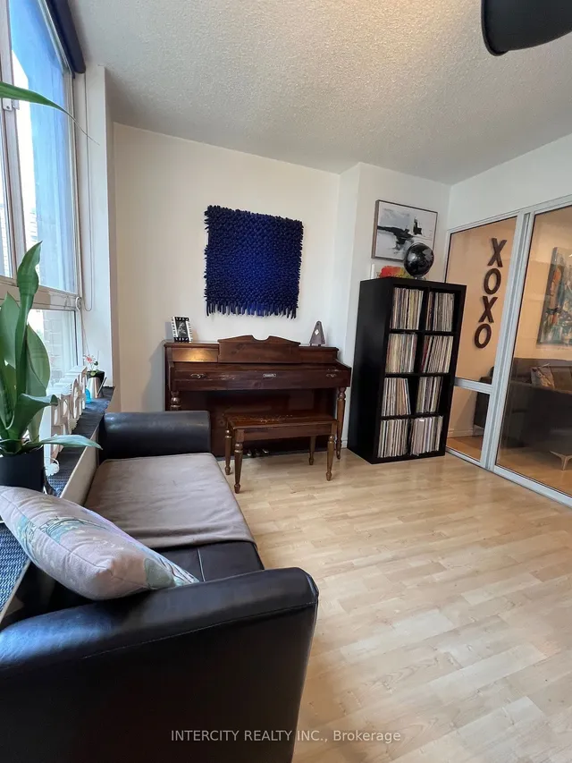 Additional image 14 of 717 Bay St Unit 509