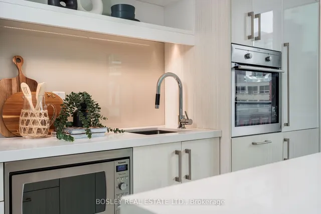 Additional image 22 of 39 Sherbourne St Unit 706