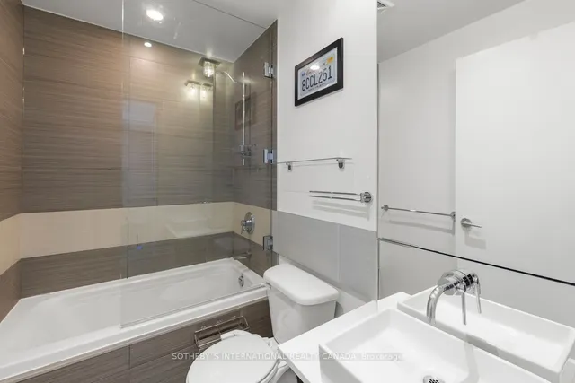 Additional image 17 of 8 Charlotte St Unit 3007