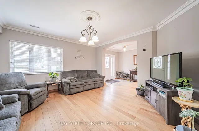 Additional image 9 of 240 Pellatt Ave