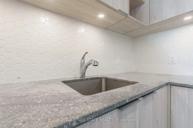 Additional image 23 of 30 Ordnance St Unit 1112