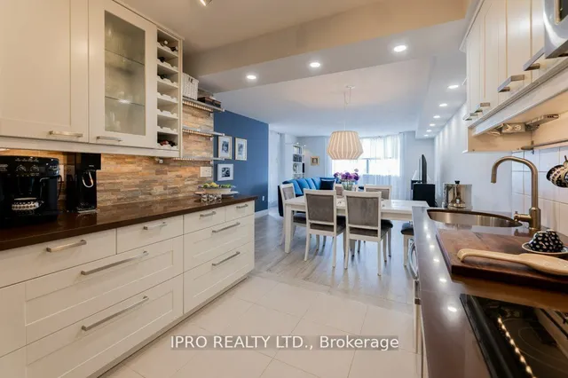 Additional image 10 of 3845 Lake Shore Blvd Unit 1407