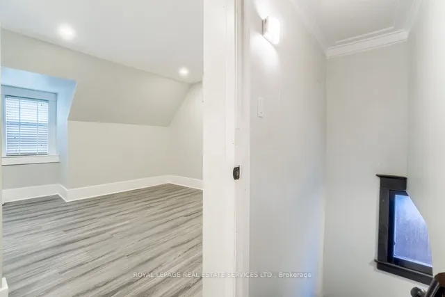 Additional image 24 of 31 Tyndall Ave