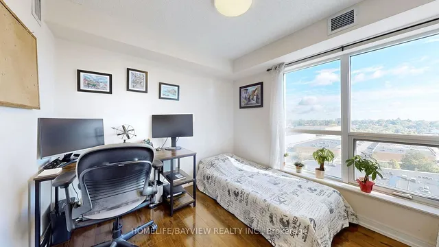 Additional image 13 of 181 Village Green Sq Unit 1020