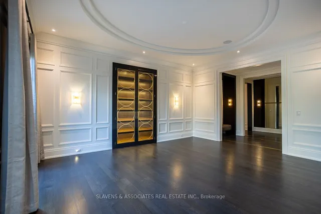 Additional image 8 of 15 Tudor Gate