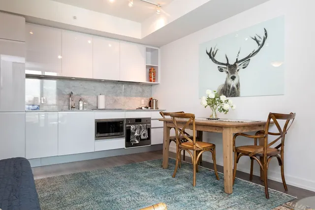 Additional image 11 of 81 Navy Wharf Crt Unit 2310