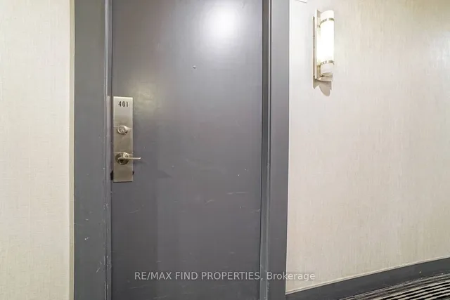 Additional image 3 of 270 Wellington St Unit 401