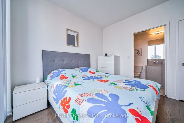 Additional image 9 of 100 Harbour St Unit 6004