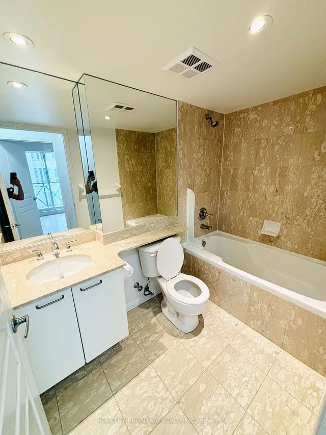 Additional image 15 of 140 Simcoe St Unit 911