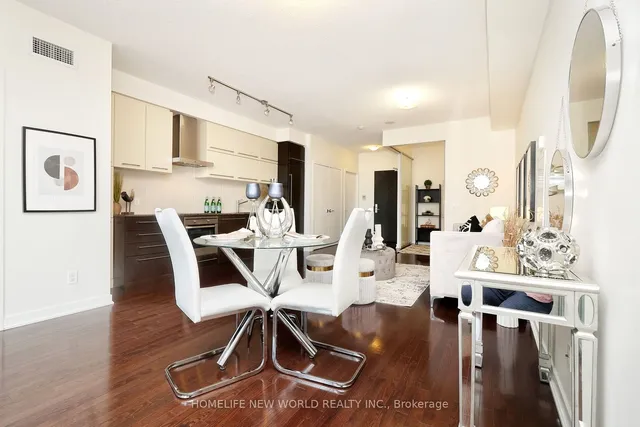 Additional image 6 of 770 Bay St Unit 1613