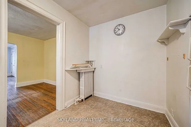 Additional image 17 of 996-998 Avenue Rd