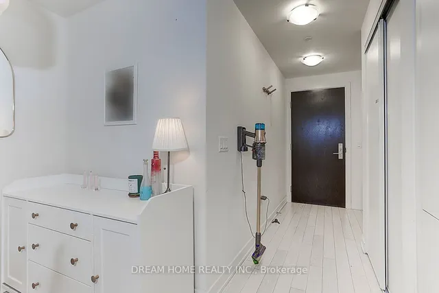 Additional image 13 of 330 Richmond St Unit 1717