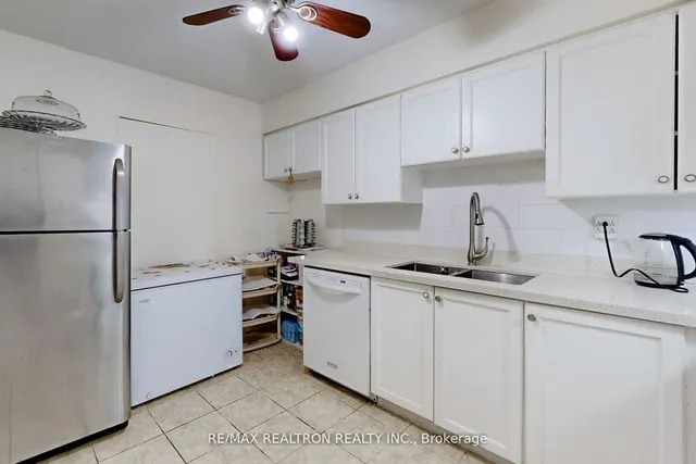 Additional image 17 of 3380 Eglinton Ave Unit 1411