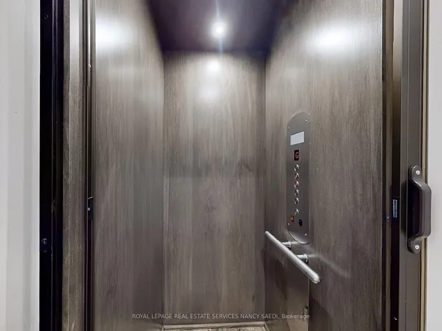 Additional image 19 of 2460B Bayview Ave