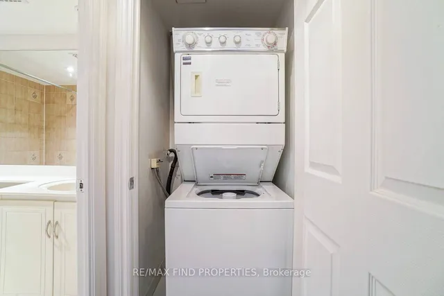 Additional image 19 of 270 Wellington St Unit 401