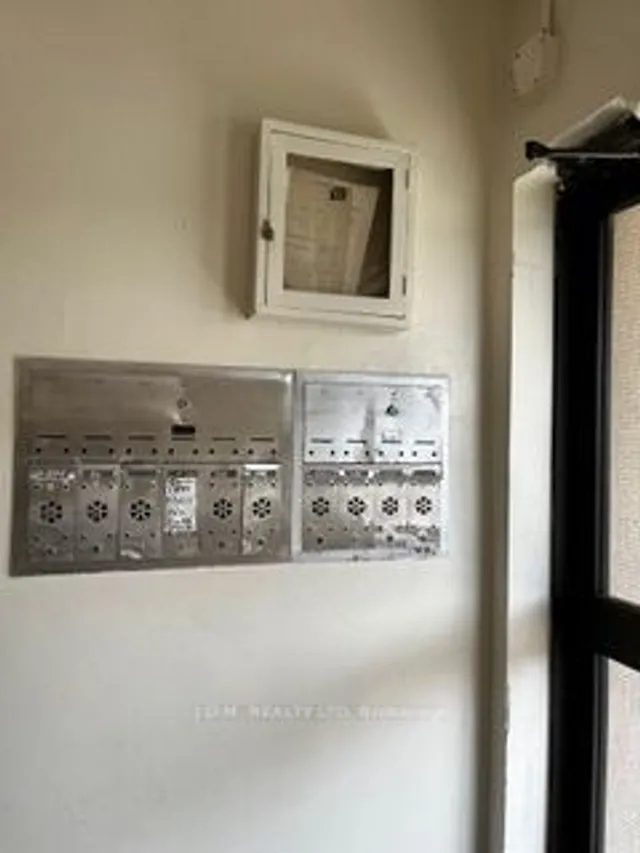 Additional image 5 of 2422 Keele St