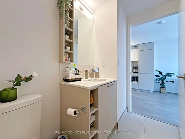 Additional image 19 of 19 Western Battery Rd Unit 315