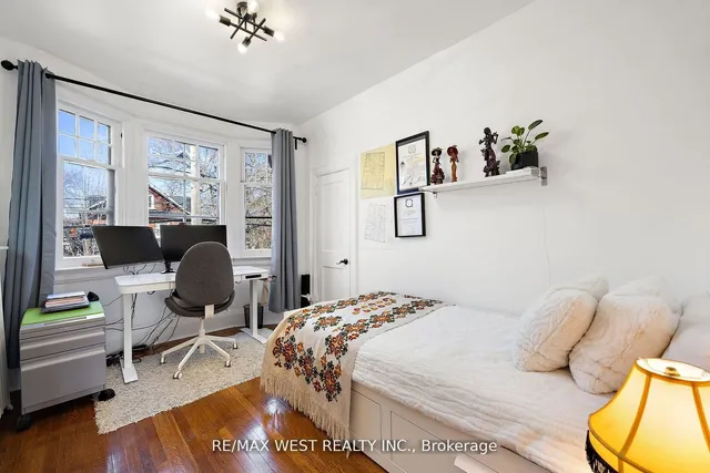 Additional image 18 of 76 Rosemount Ave