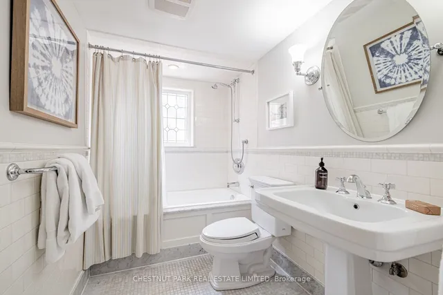 Additional image 24 of 32 Roxborough St