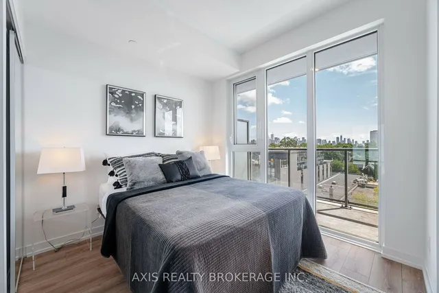 Additional image 27 of 500 Dupont St Unit 517