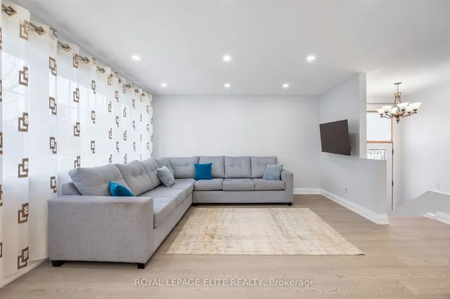 Additional image 5 of 6 LACHINE Crt