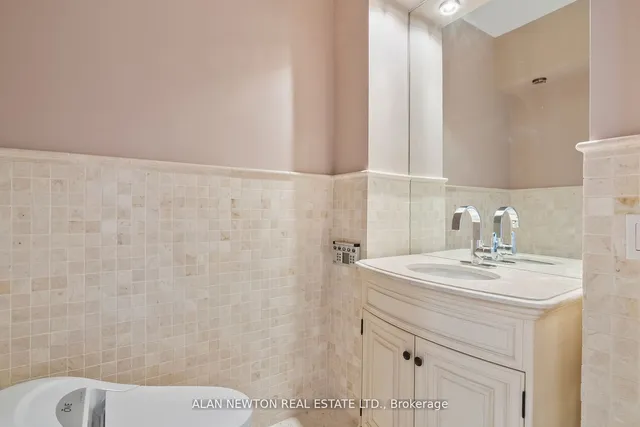 Additional image 8 of 31 Carnival Crt