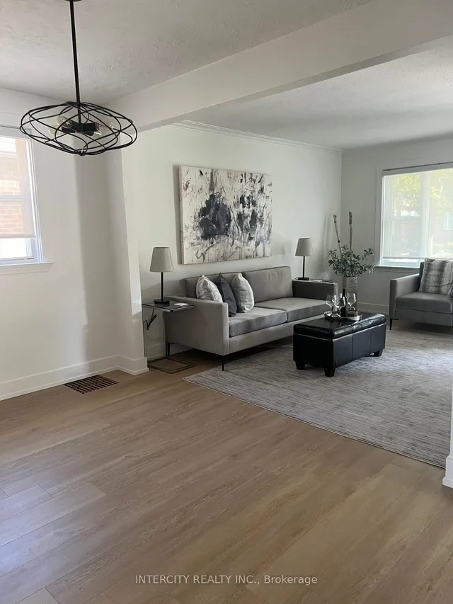 Additional image 28 of 32 Rothsay Ave