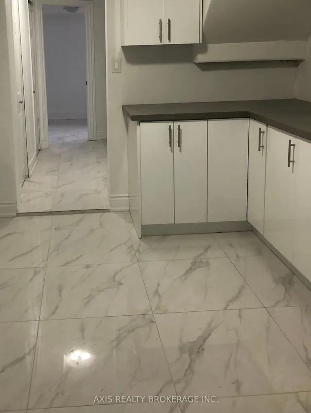 Additional image 10 of 596 Glenholme Ave