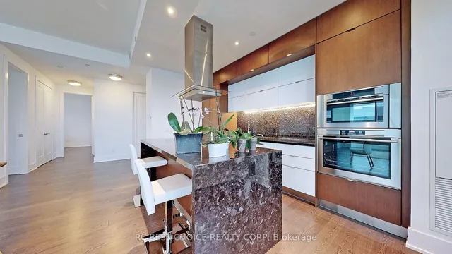 Additional image 40 of 55 Merchants' Wharf St Unit 723