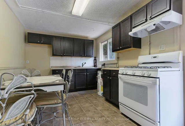 Additional image 40 of 175 Bathgate Dr