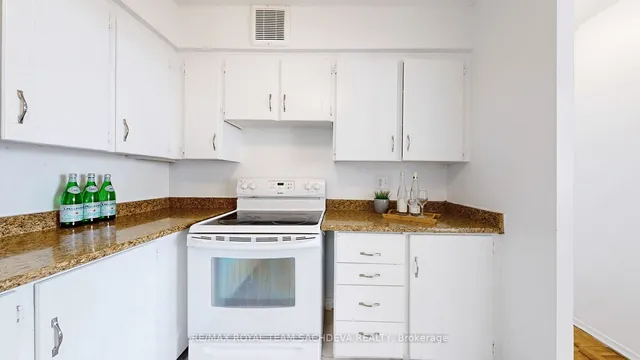 Additional image 14 of 3380 Eglinton Ave Unit 1709