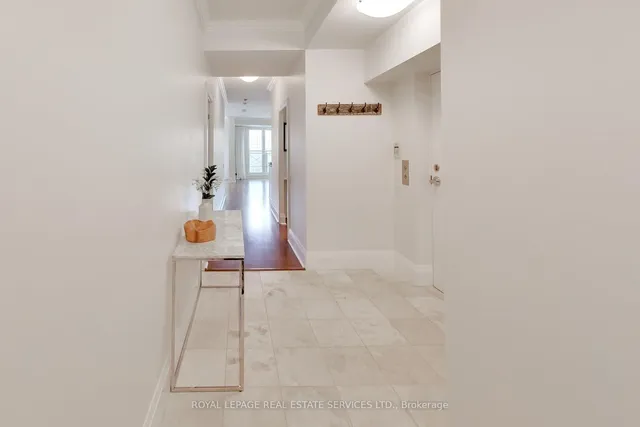 Additional image 3 of 20 Scrivener Sq Unit 313