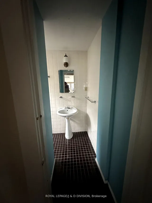 Additional image 16 of 165 High Park Ave